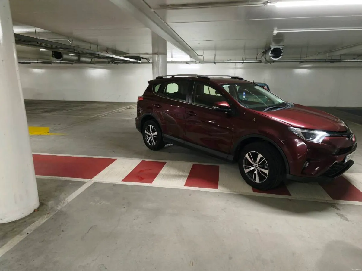 Toyota rav4 very low km - Image 2