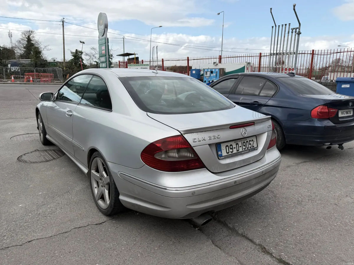 2009 Mercedes CLK - Image 4