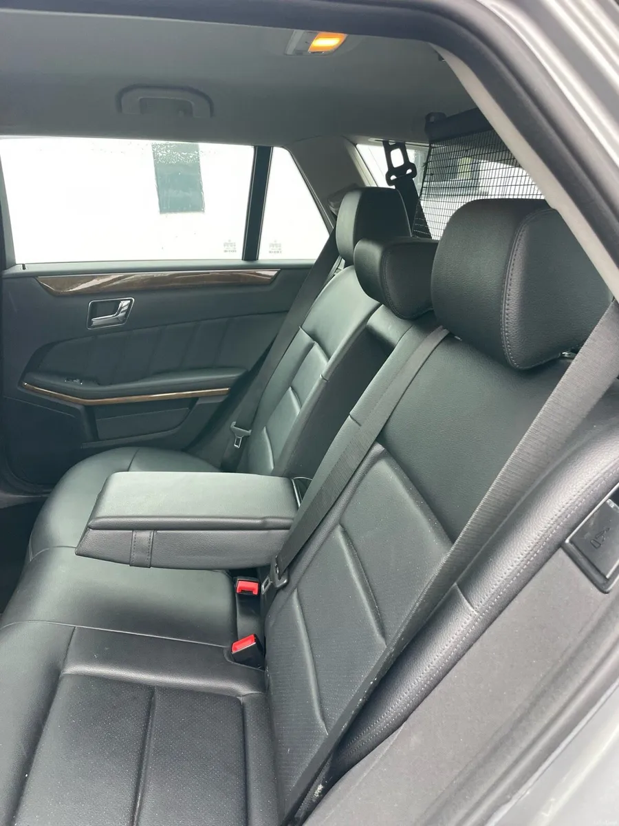 Mercedes Benz E220 D Estate - Image 3