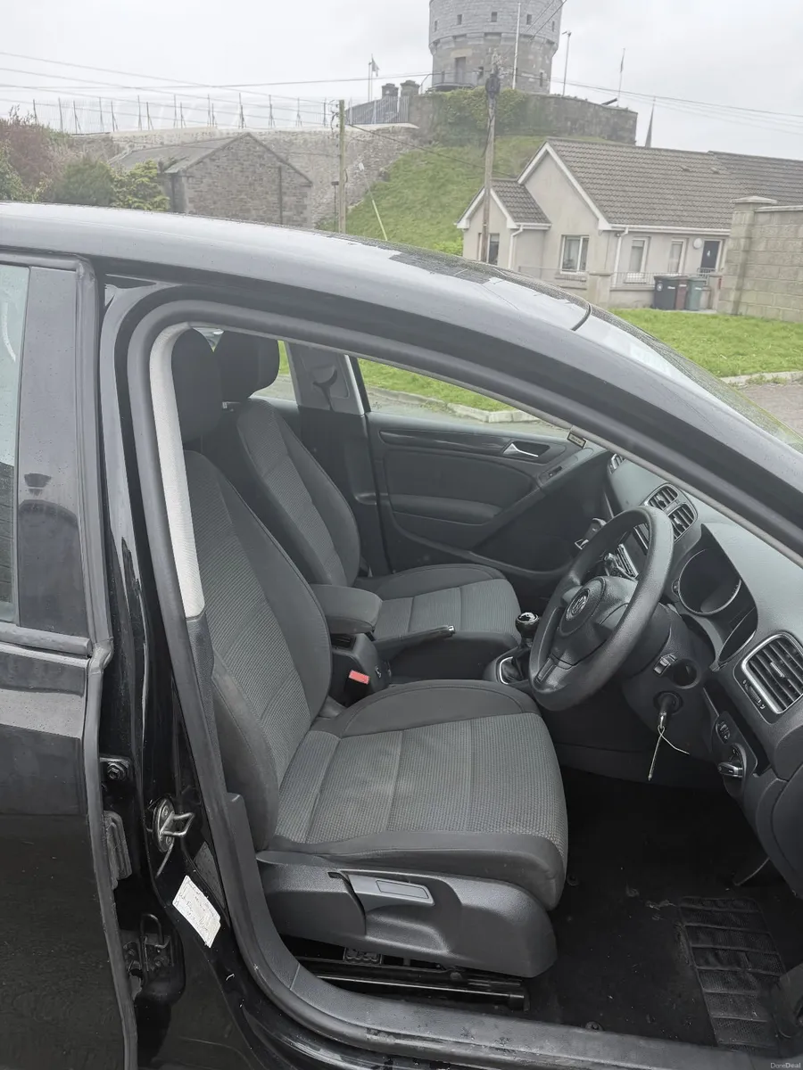 Volkswagen Golf 2010 - Image 3