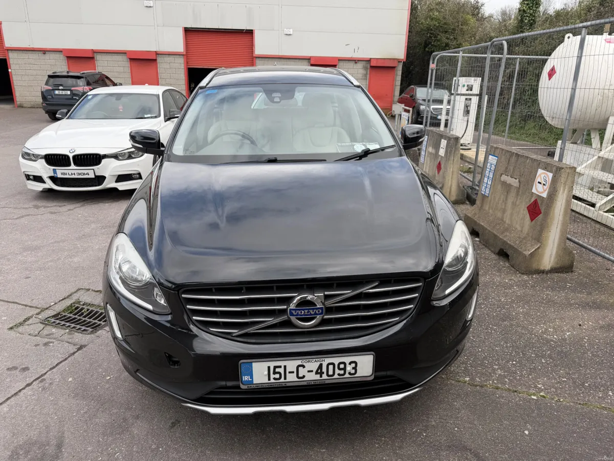 2015 Volvo XC60 - Image 2