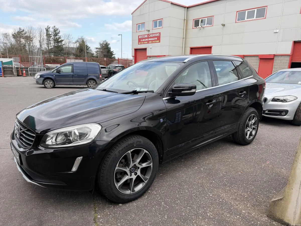 2015 Volvo XC60 - Image 3