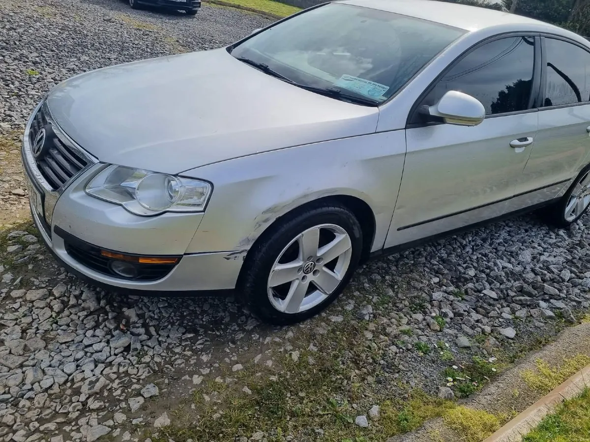 Volkswagen Passat 2010 - Image 1