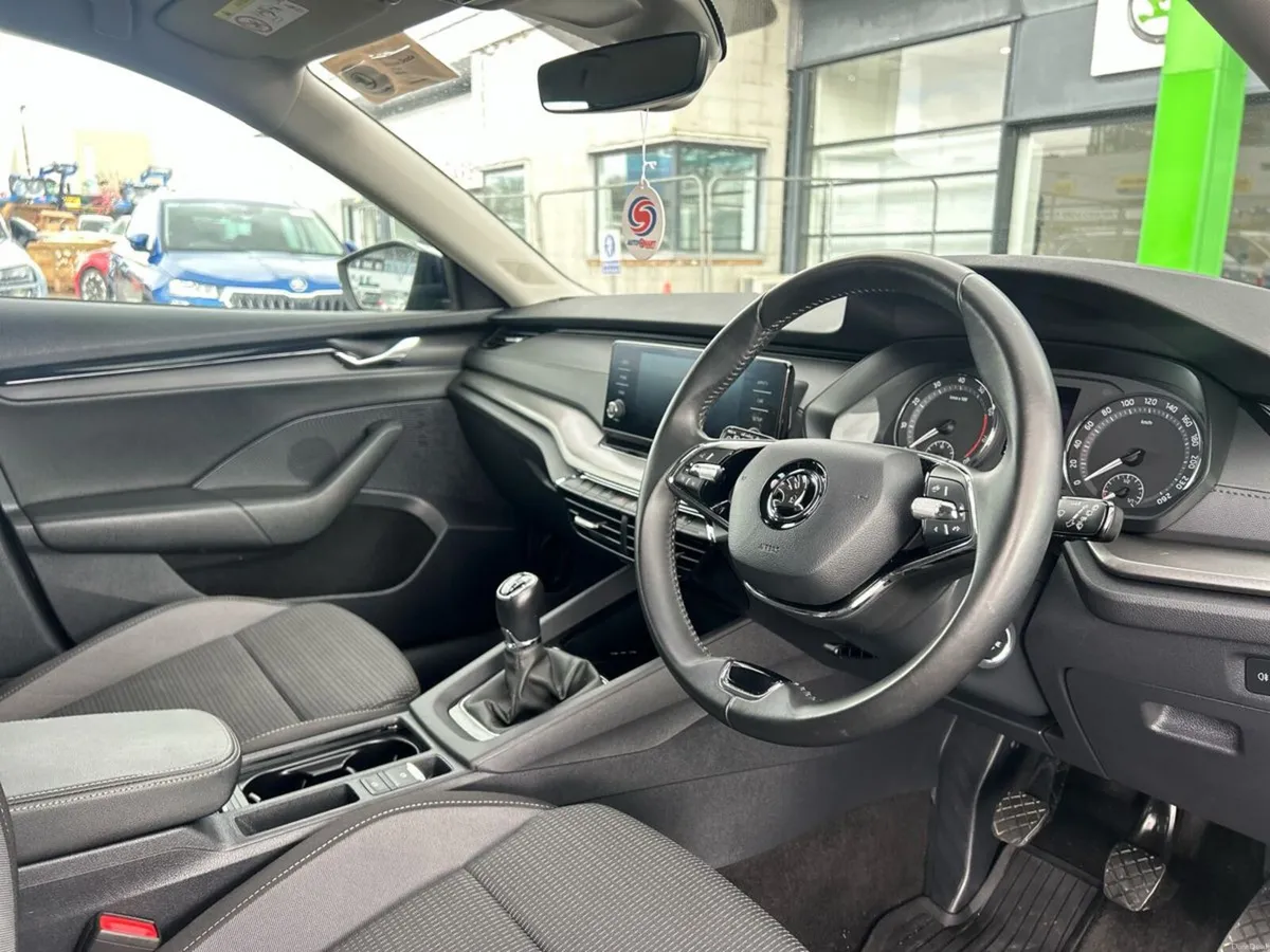 Skoda Octavia OCTAVIA AMB 1.0TSI 110HP - Image 6
