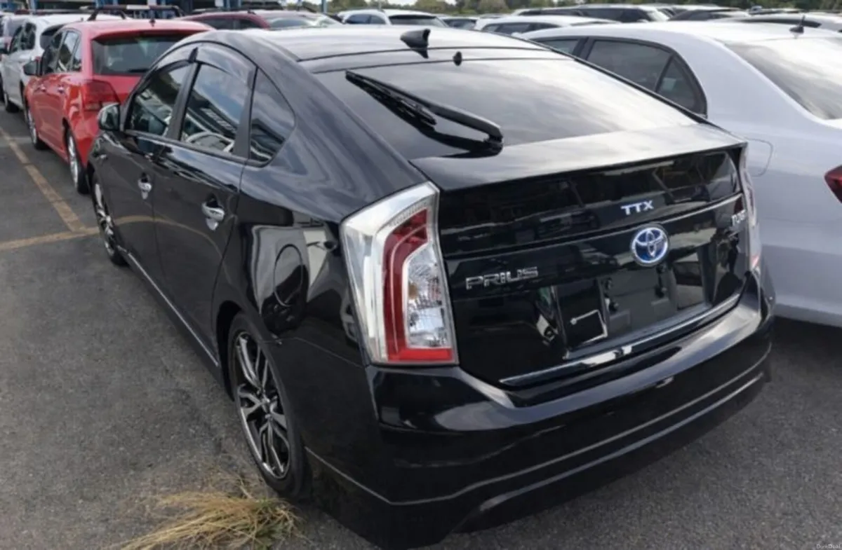 Toyota Prius 2014 - Image 2