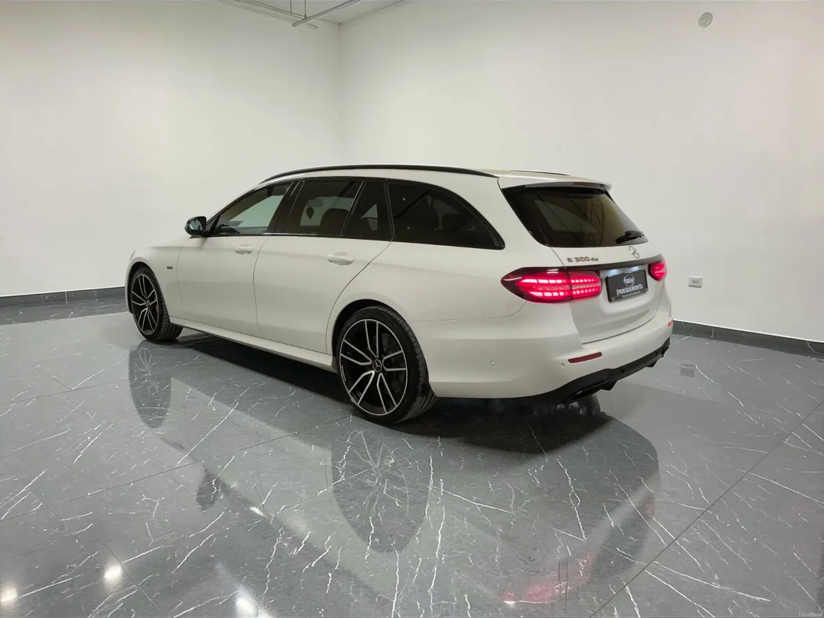 Mercedes-Benz E-Class 2021 - Image 3