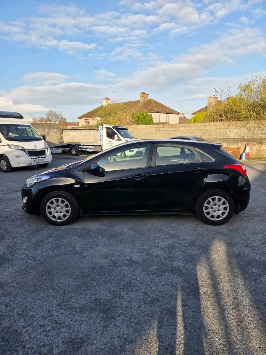 12 HYUNDAI I30 1.4 Diesel 6 Speed - Image 3