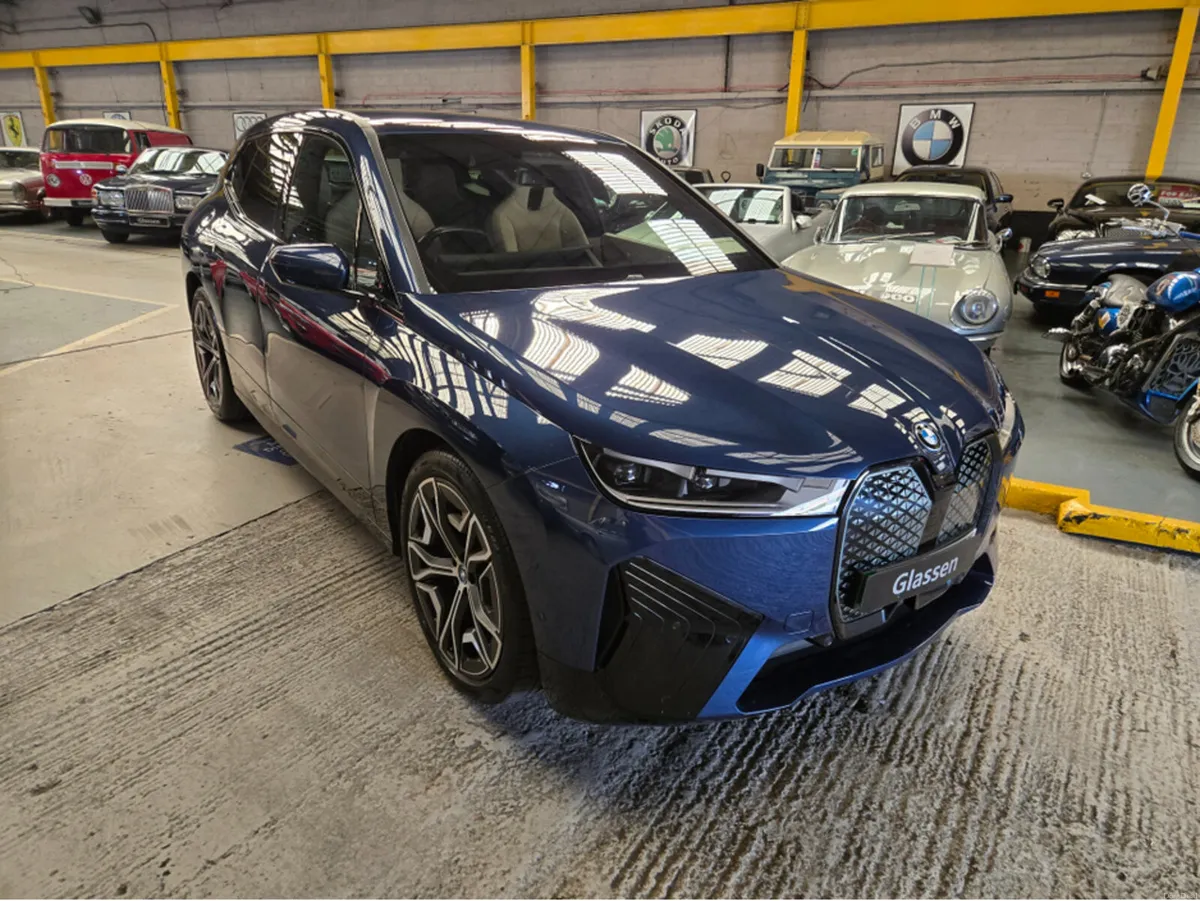 BMW iX XDRIVE40 M SPORT// STUNNING CAR// UPGRADE A - Image 1