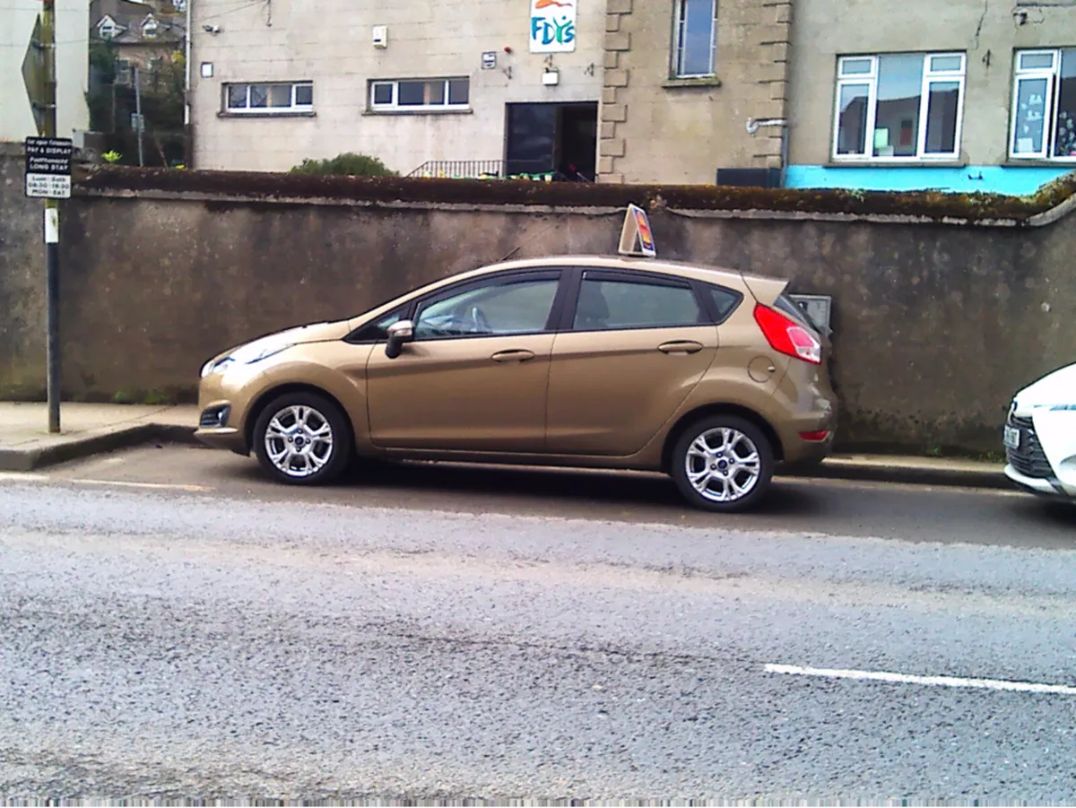 Ford Fiesta MCA ZETEC 1.25 60PS M5 4DR 5DR - Image 4