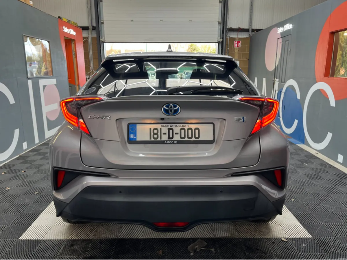 Toyota C-HR 2018 TOYOTA C-HR G LED EDITION 1.8 AUT - Image 3