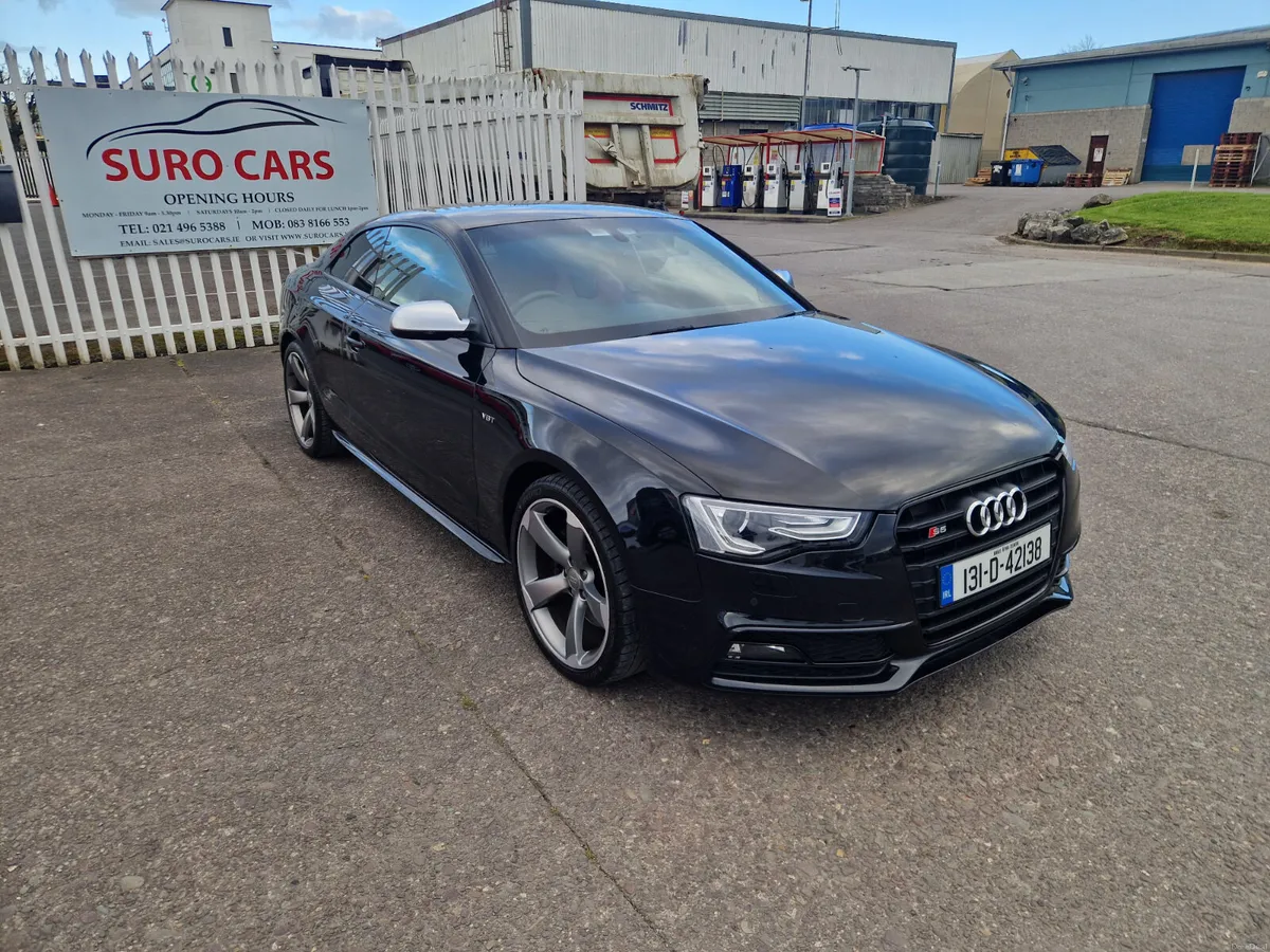 Audi S5 3.0 TFSI Quattro Black Edition 333PS - Image 2