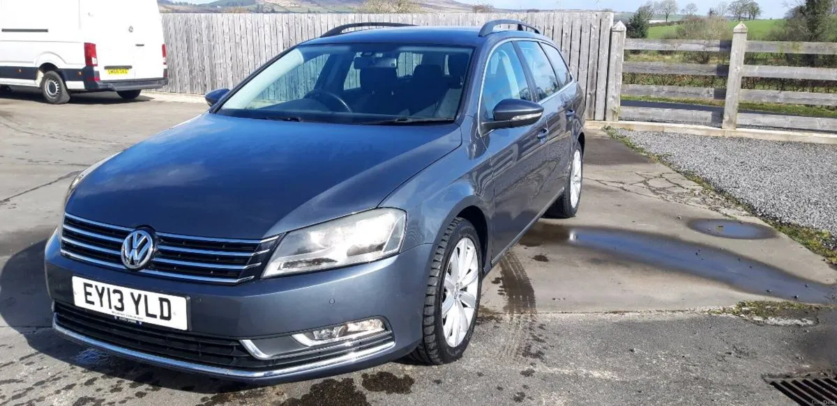 2013 Volkswagen Passat Highline Techno - Image 2