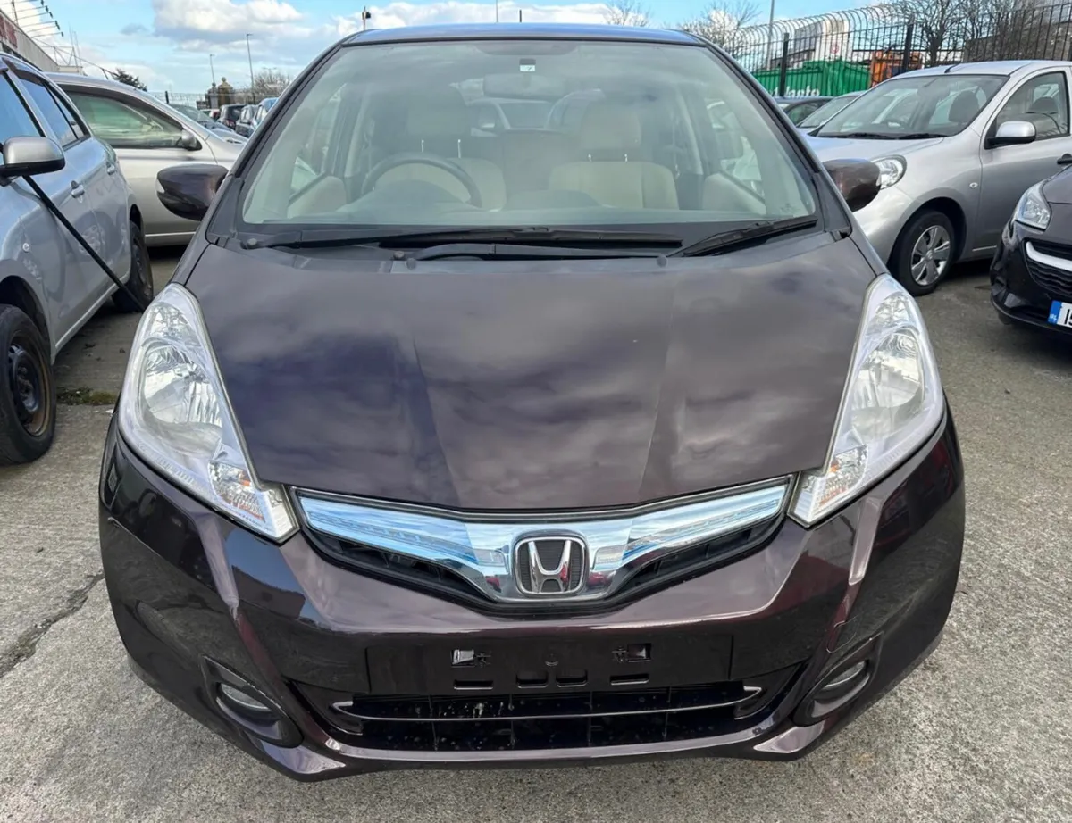 Honda Fit 2012 Automatic/ New Nct/ warranty - Image 3
