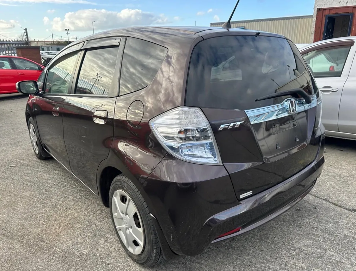 Honda Fit 2012 Automatic/ New Nct/ warranty - Image 4