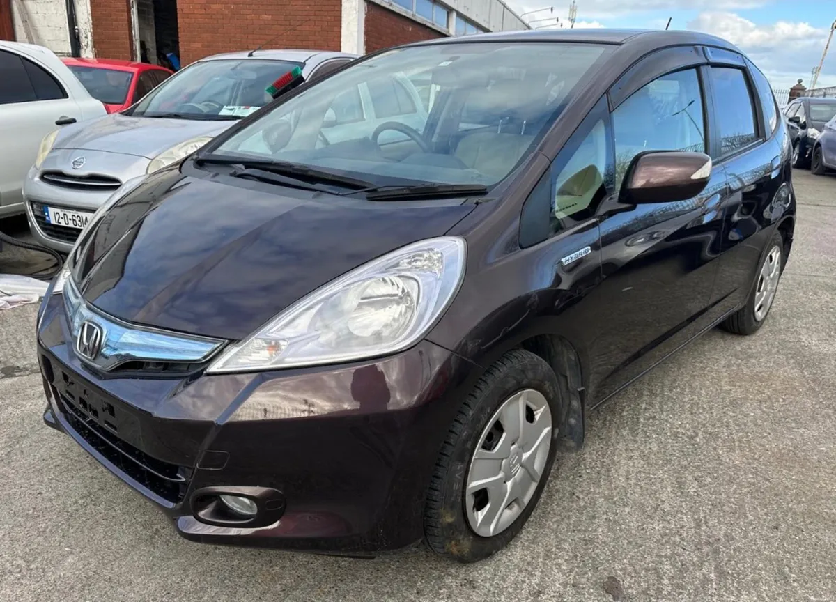 Honda Fit 2012 Automatic/ New Nct/ warranty - Image 1