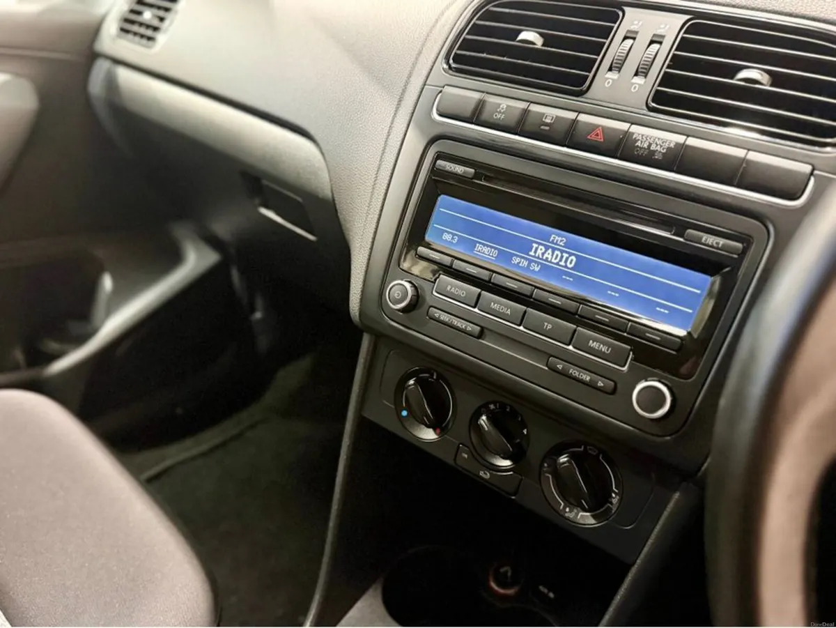 Volkswagen Polo TRENDLINE 1.2 MANUAL 5SPEED 60HP 5 - Image 4