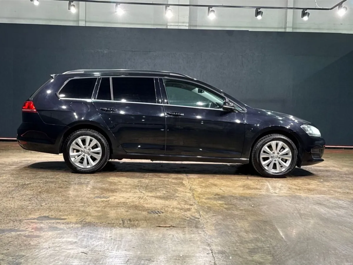 Volkswagen Golf 1.2L TSI AUTOMATIC - COMFORT LINE - Image 3