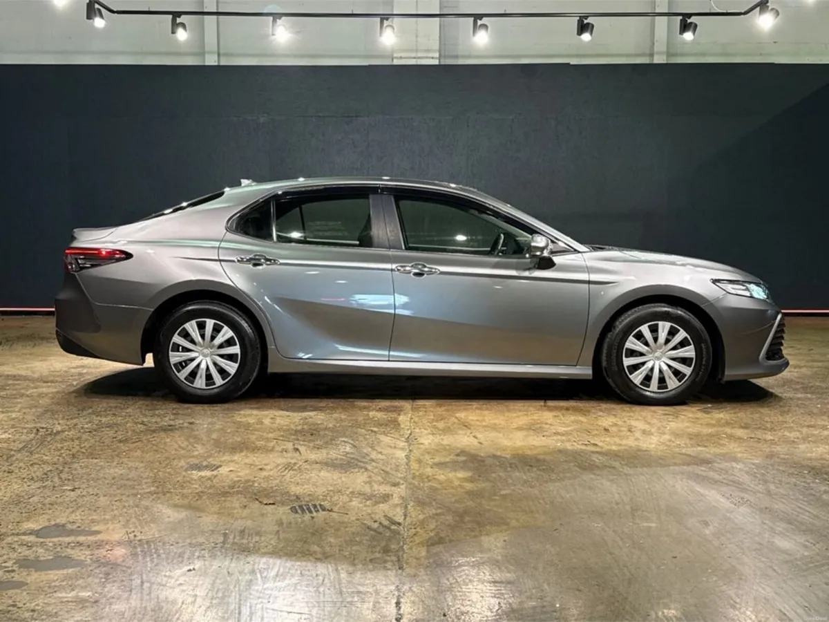 Toyota Camry 2.5 HYBRID AUTOMATIC - MULTI FUNCTION - Image 3