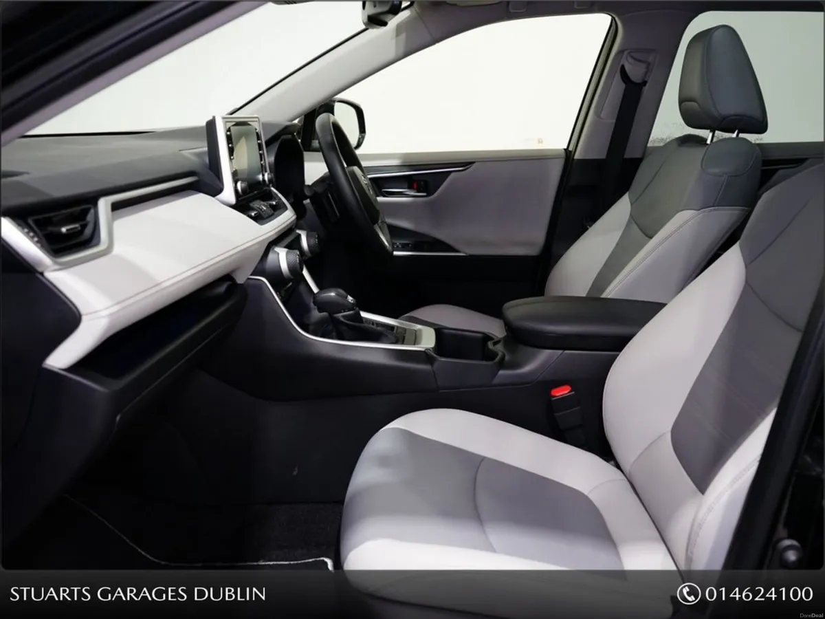Toyota RAV4 *SOLD DEPOSIT TAKEN*RAV4 Hybrid PLATIN - Image 3