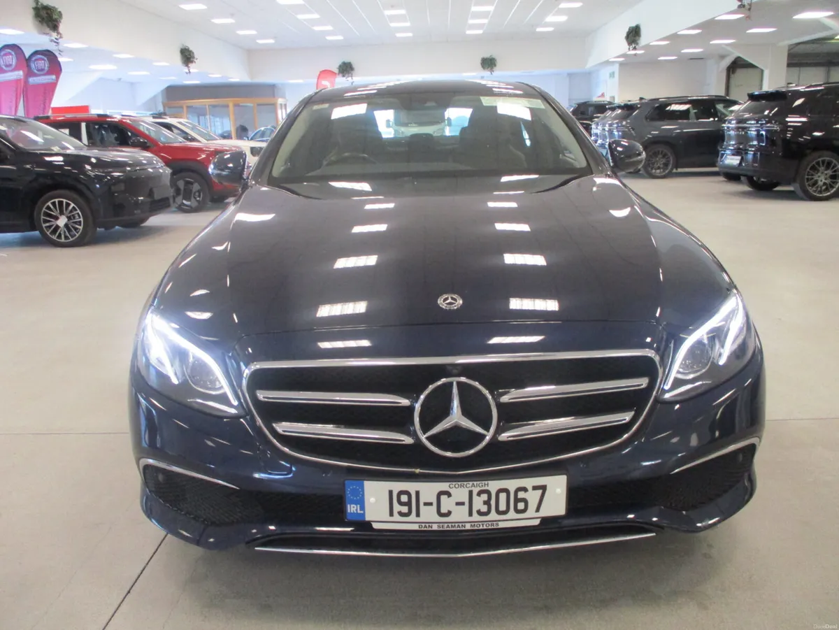 Mercedes-Benz E-Class E220 AVANTGARDE T/DSL 2019 - Image 4