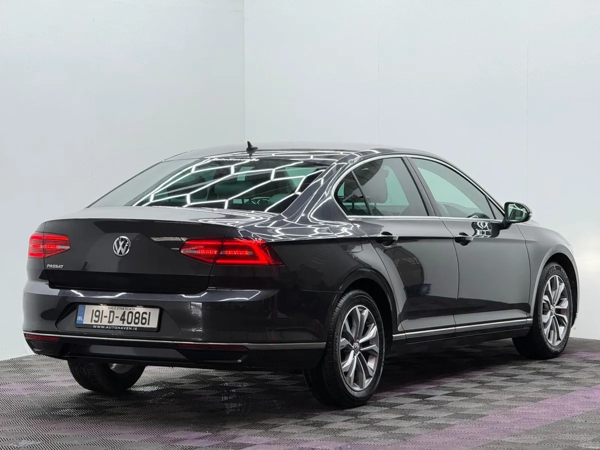 2019 Volkswagen Passat 2.0TDI Highline, Automatic - Image 4