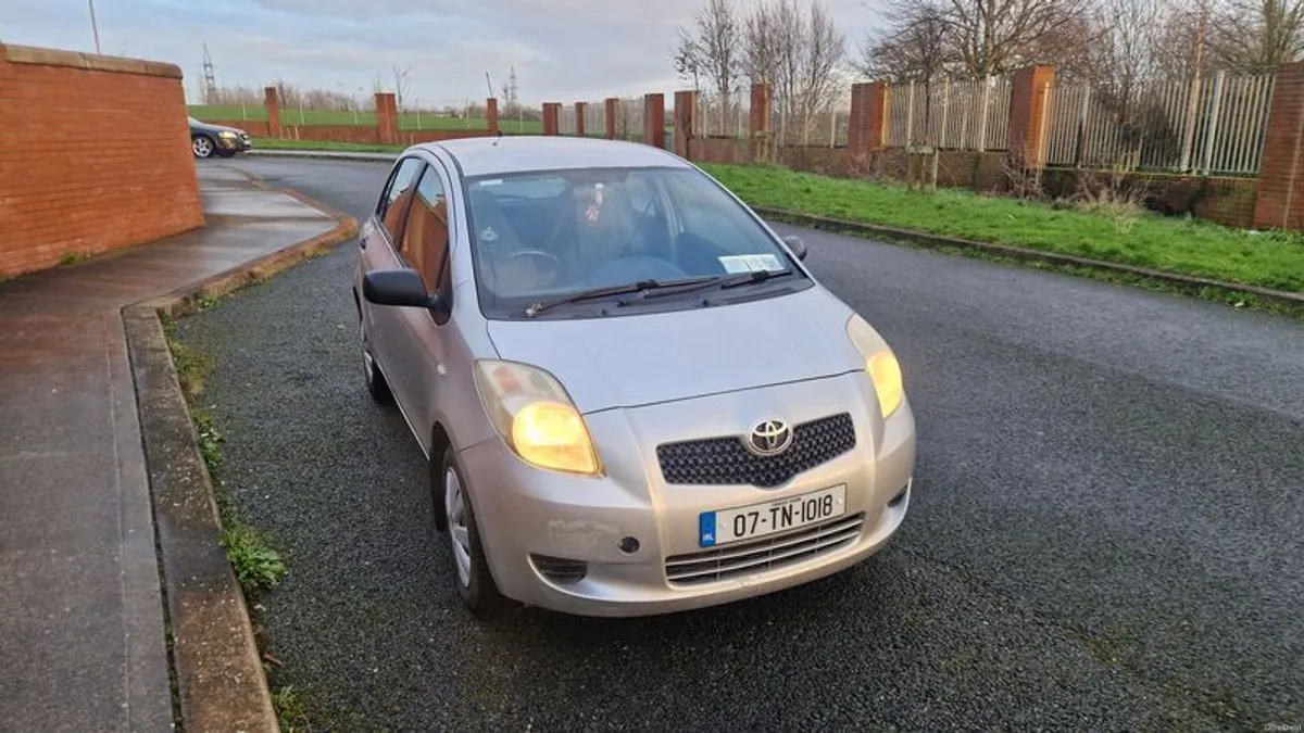 2007 Toyota Yaris 1ltr petrol - Image 1