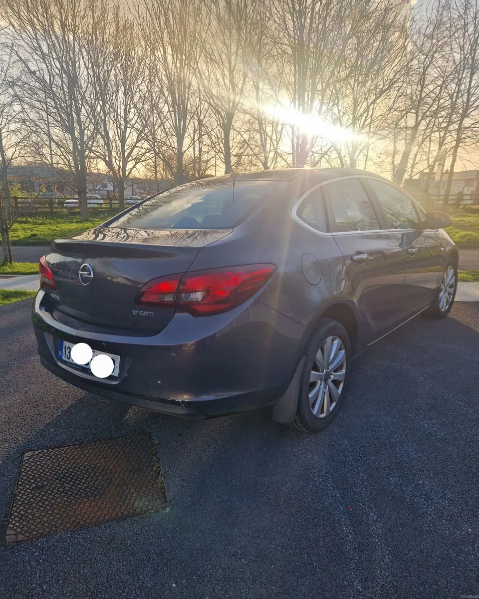 Opel Astra 2013 - Image 4