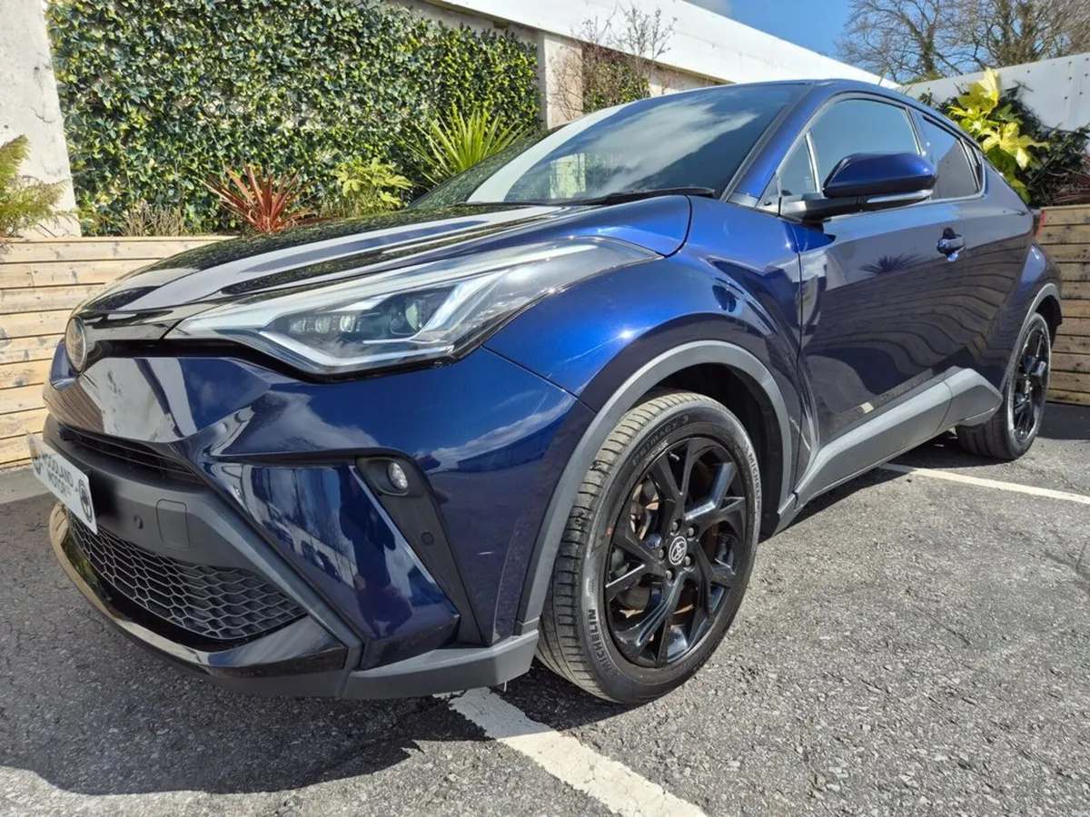 Toyota C-HR 1.8 HYBRID / SOL NERO EDITION WITH SAF - Image 1