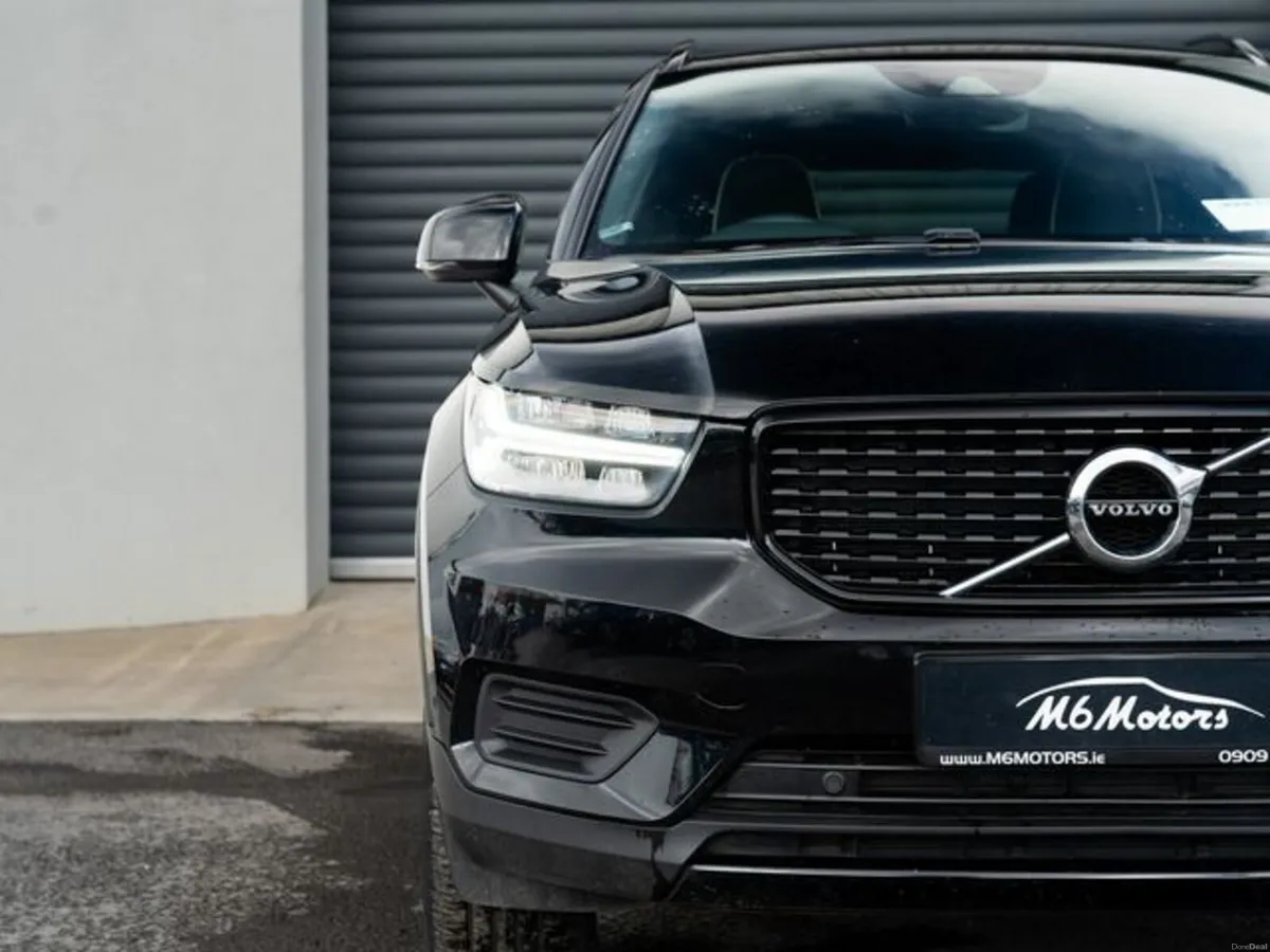 Volvo XC40 RECHARGE T4 R-DESIGN - Image 3