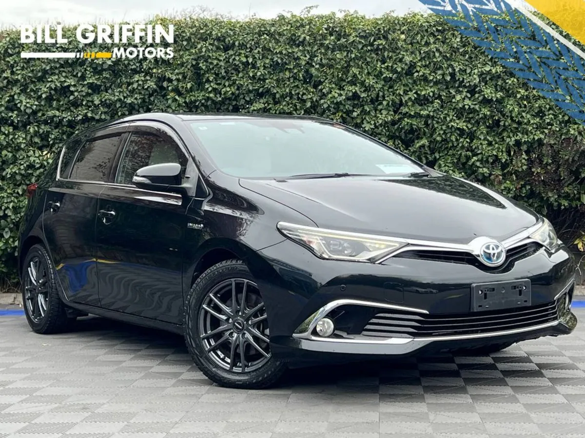 Toyota Auris 1.8 HYBRID // LEATHER HEATED SEATS // - Image 1