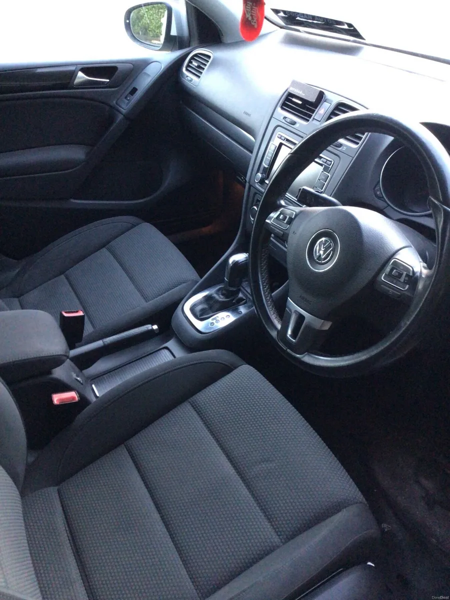 Volkswagen Golf 2012 - Image 2