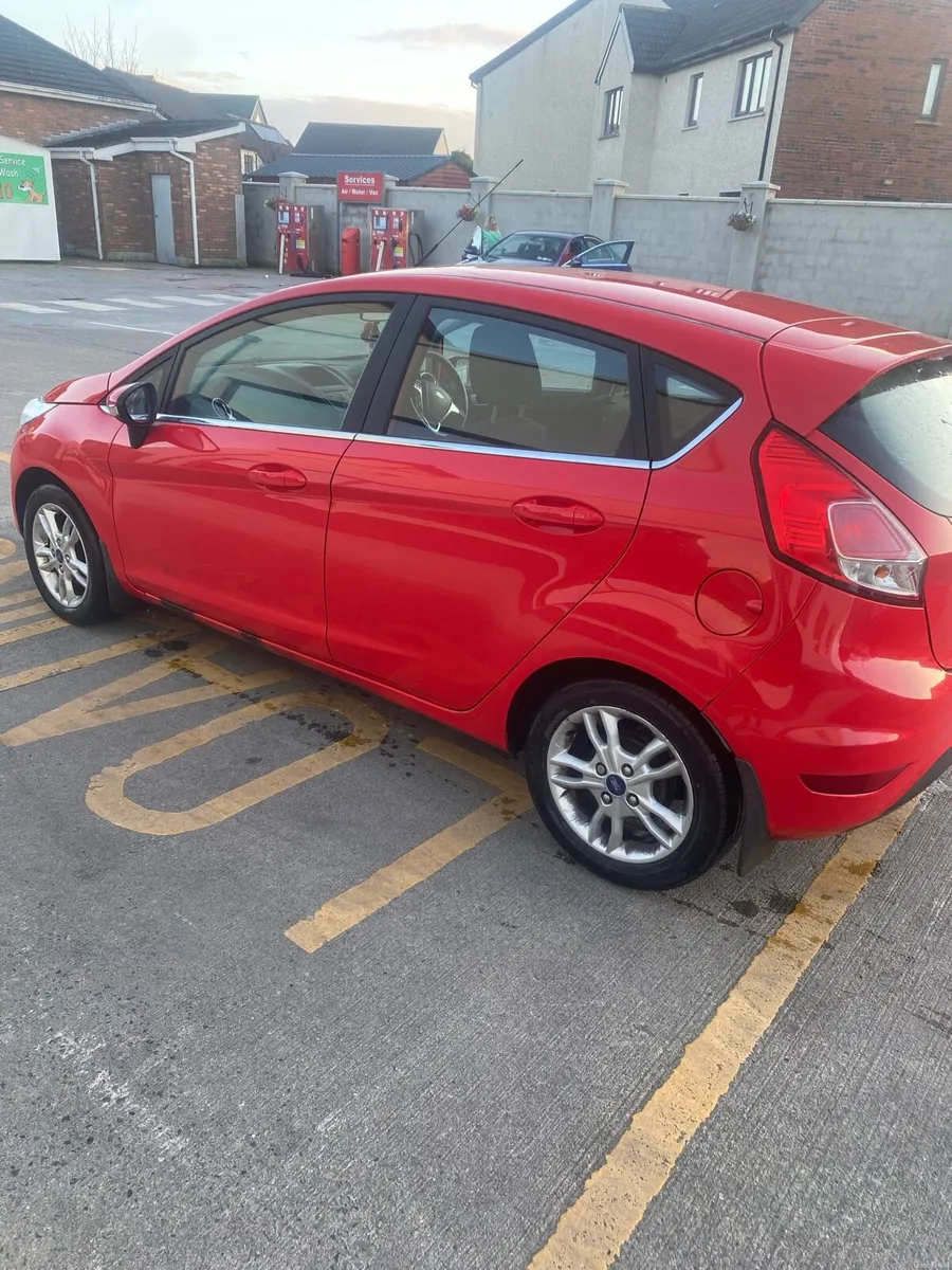 Ford Fiesta 1.25 ZETEC - Image 4