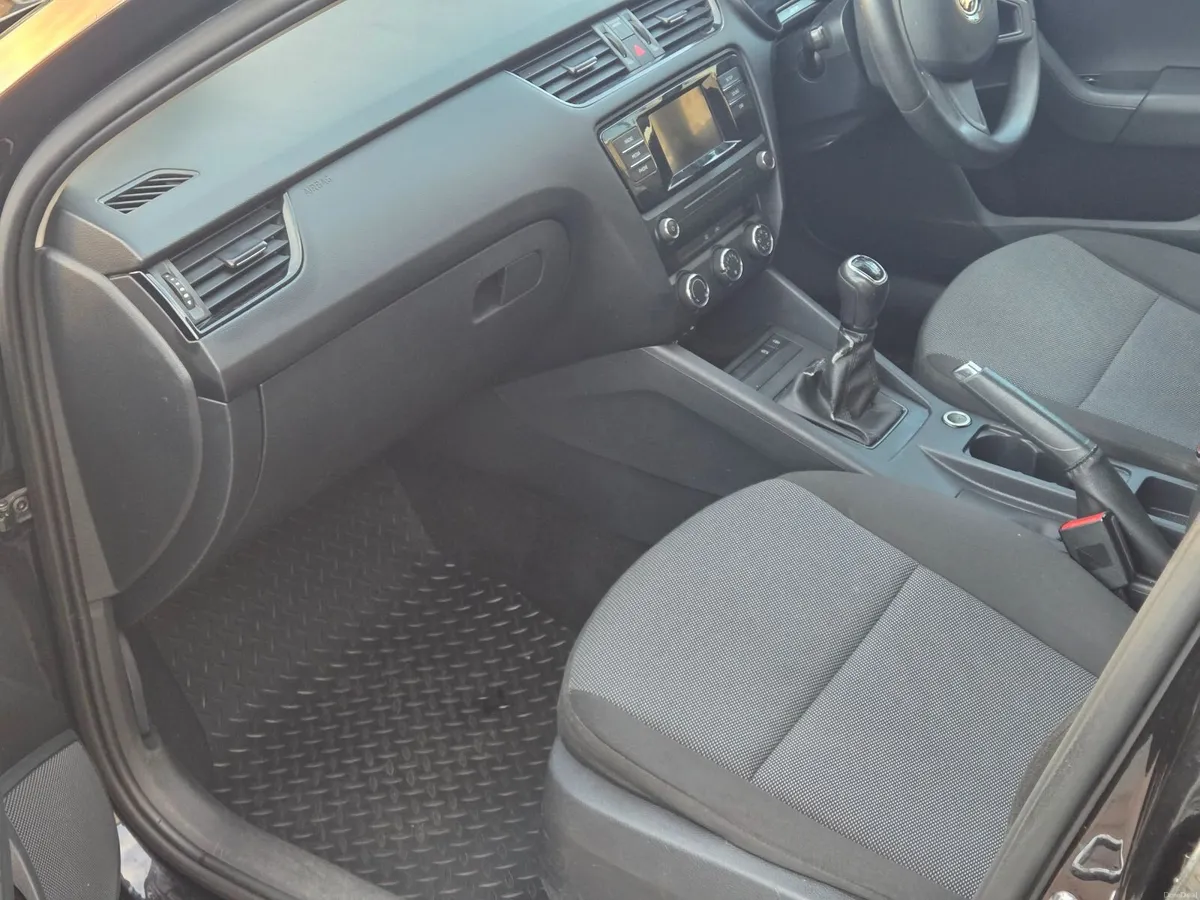 Skoda Octavia 2017 - Image 3