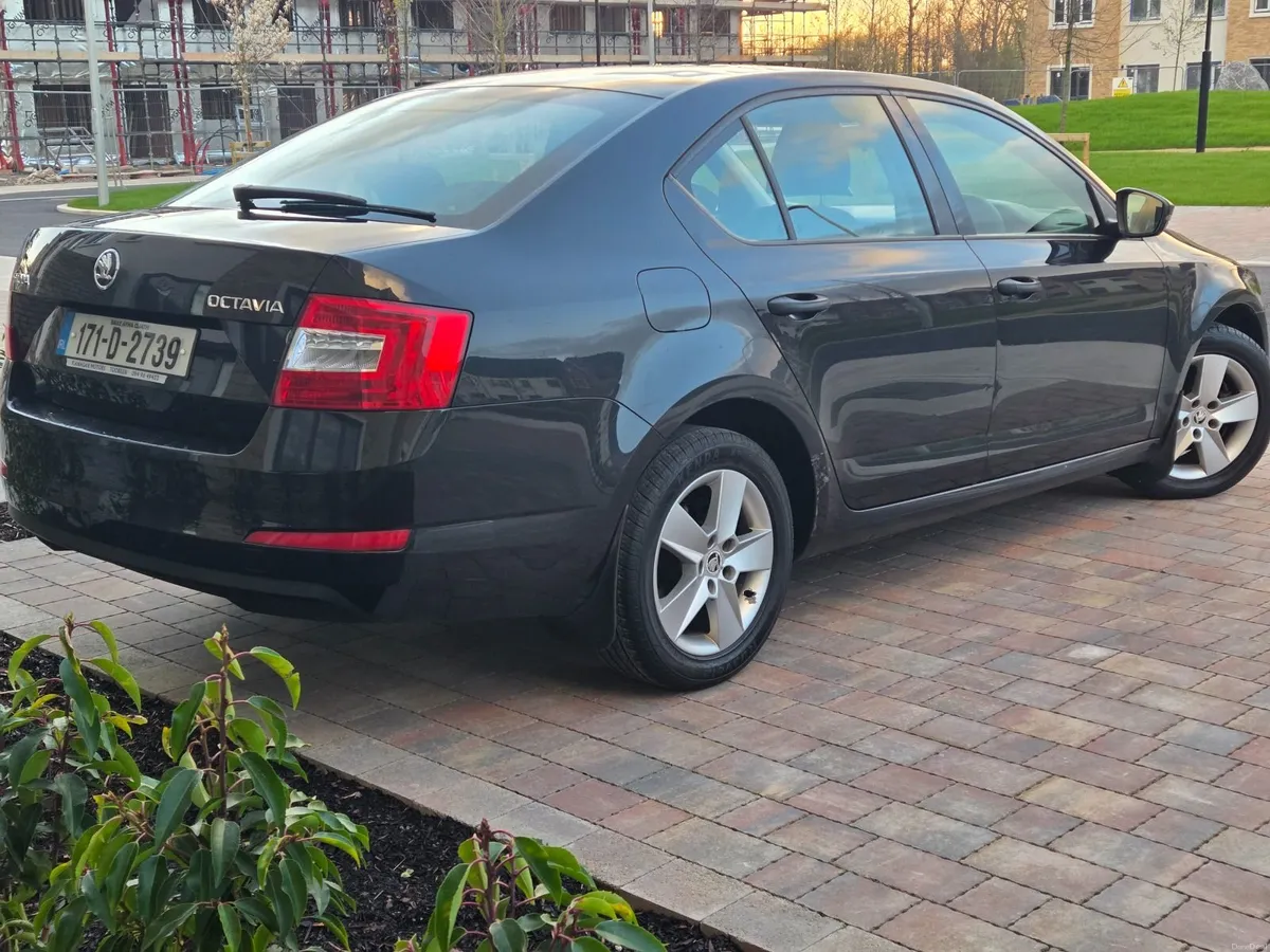 Skoda Octavia 2017 - Image 2