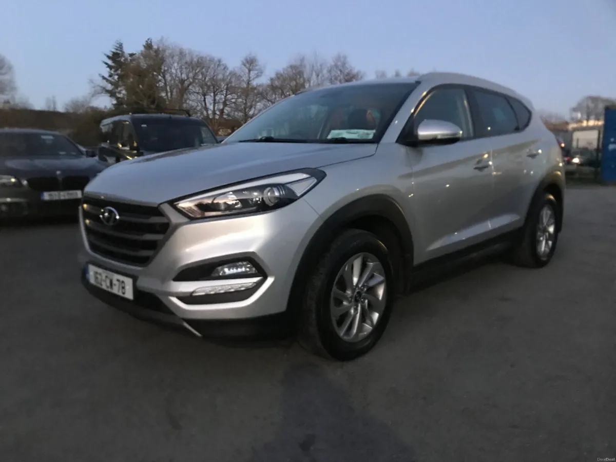 Hyundai Tucson 2.0 D Executive 4WD Leather - Image 2