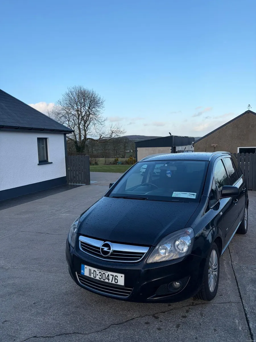 2011 Opel Zafira - Image 1