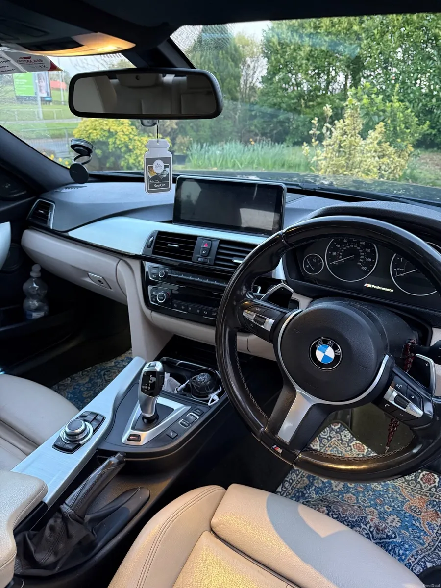 BMW 330e M Sport | CarPlay | New Tyres - Image 2