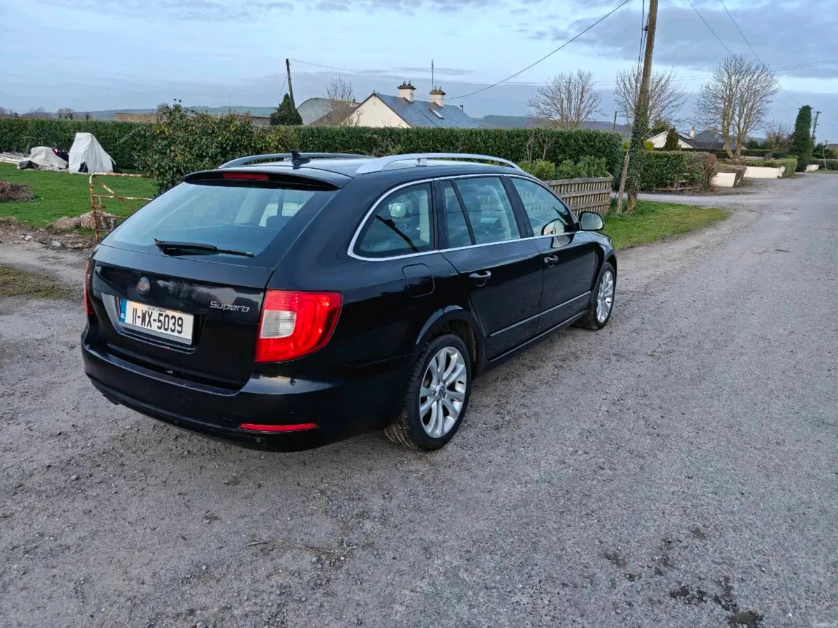Skoda Superb 2.0 TDI estate - Image 3