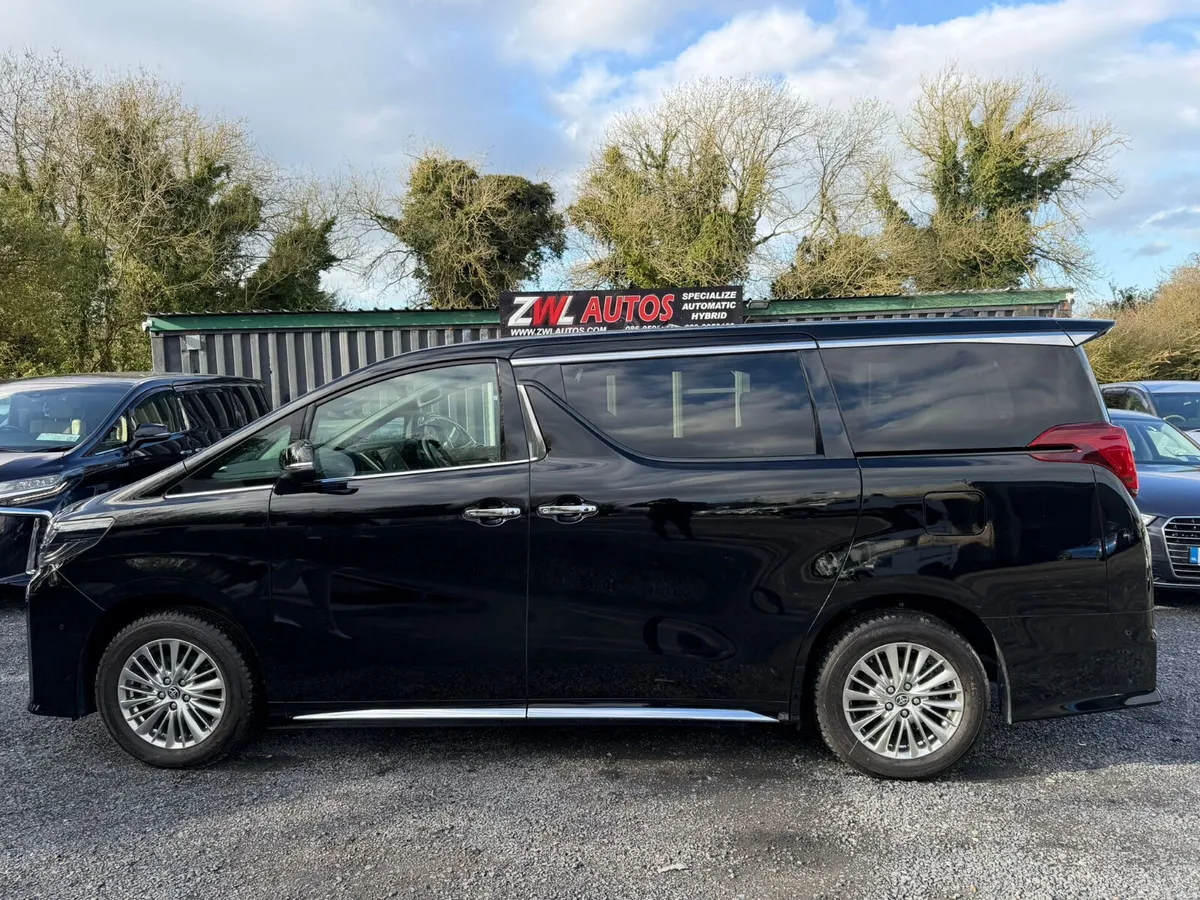 231 Toyota Alphard  2.5 Hybrid - Image 4