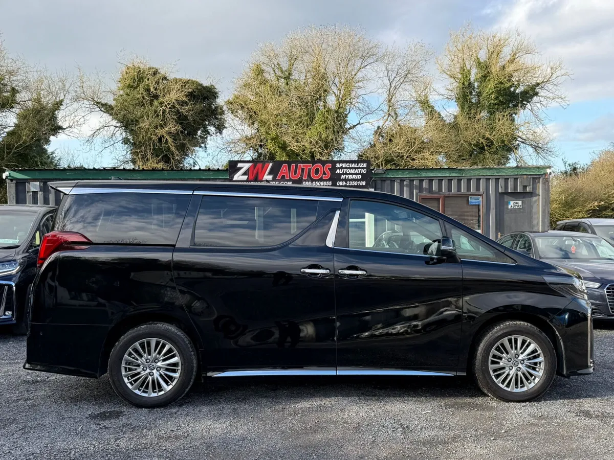 231 Toyota Alphard  2.5 Hybrid - Image 5