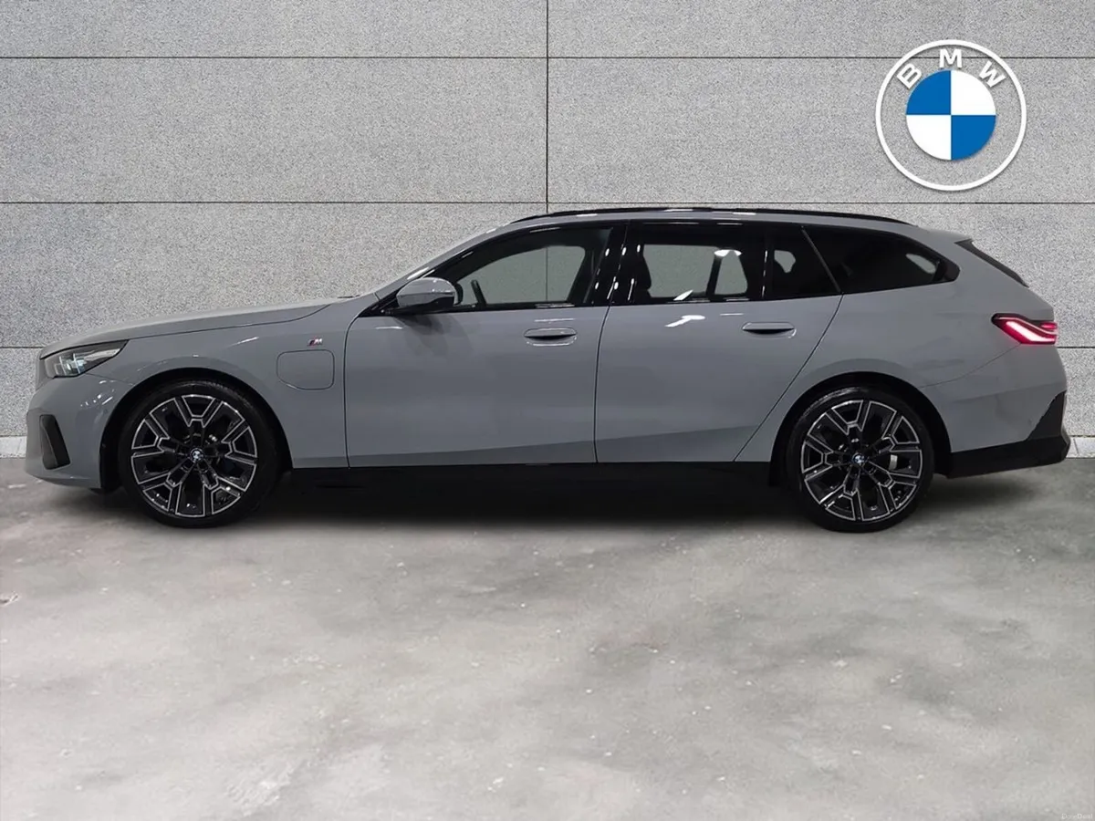 BMW 5-Series 530 E M Sport Auto  530 e M Sport  53 - Image 4