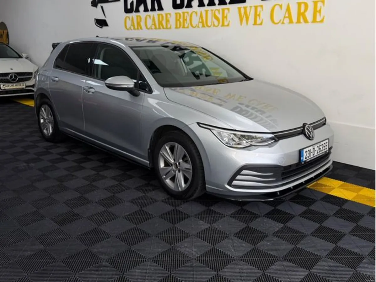 Volkswagen Golf Life 1.0 TSI Mhev 110HP 5 - Image 1