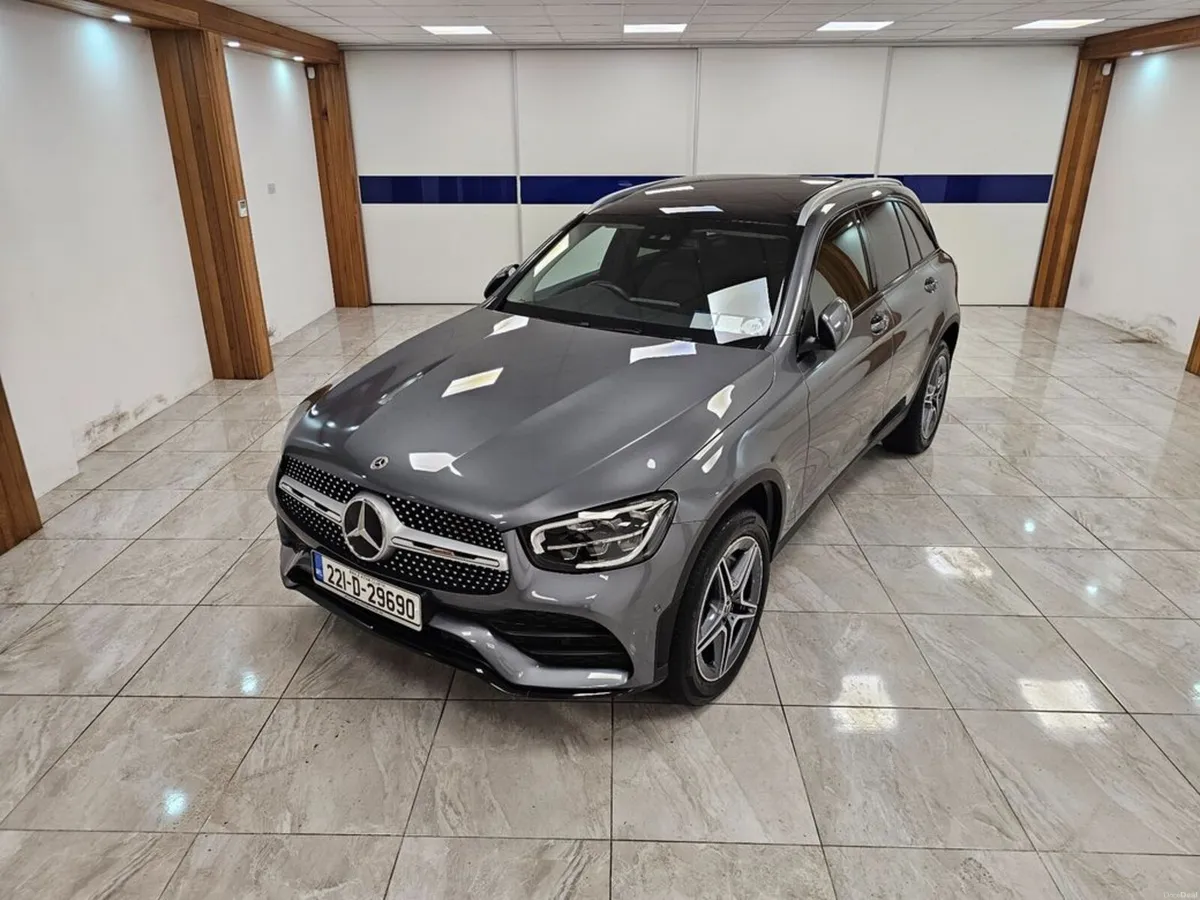 Mercedes-Benz GLC LOW MILES // PANORAMIC SUNROOF - Image 3