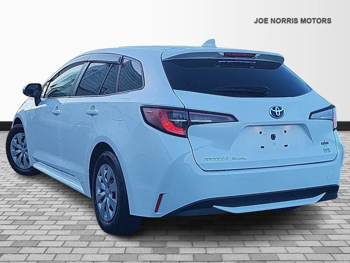 Toyota Corolla 1.8 TOURING ESTATE HYBRID GX - Image 3