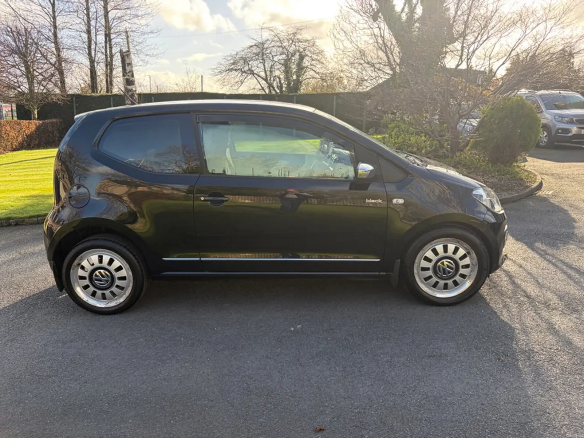 Volkswagen up! BLACK - Image 4