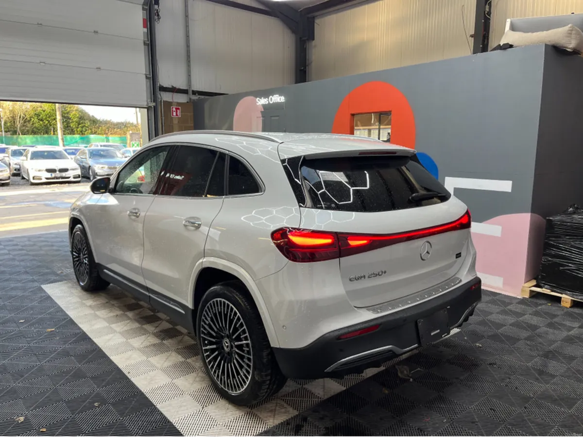 Mercedes-Benz EQA 2024 MERCEDES-BENZ EQA AUTOMATIC - Image 4