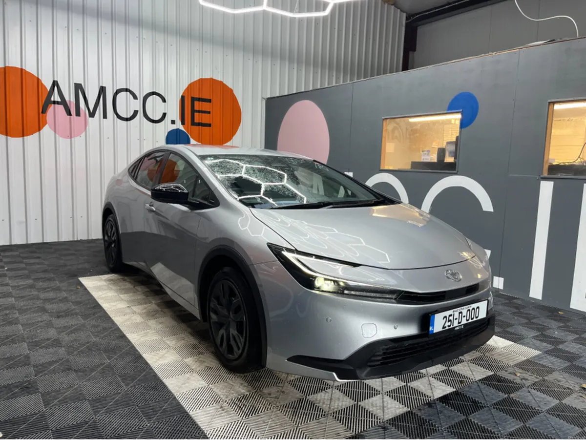 Toyota Prius 2025 TOYOTA PRIUS X 1.8 AUTOMATIC / C - Image 1