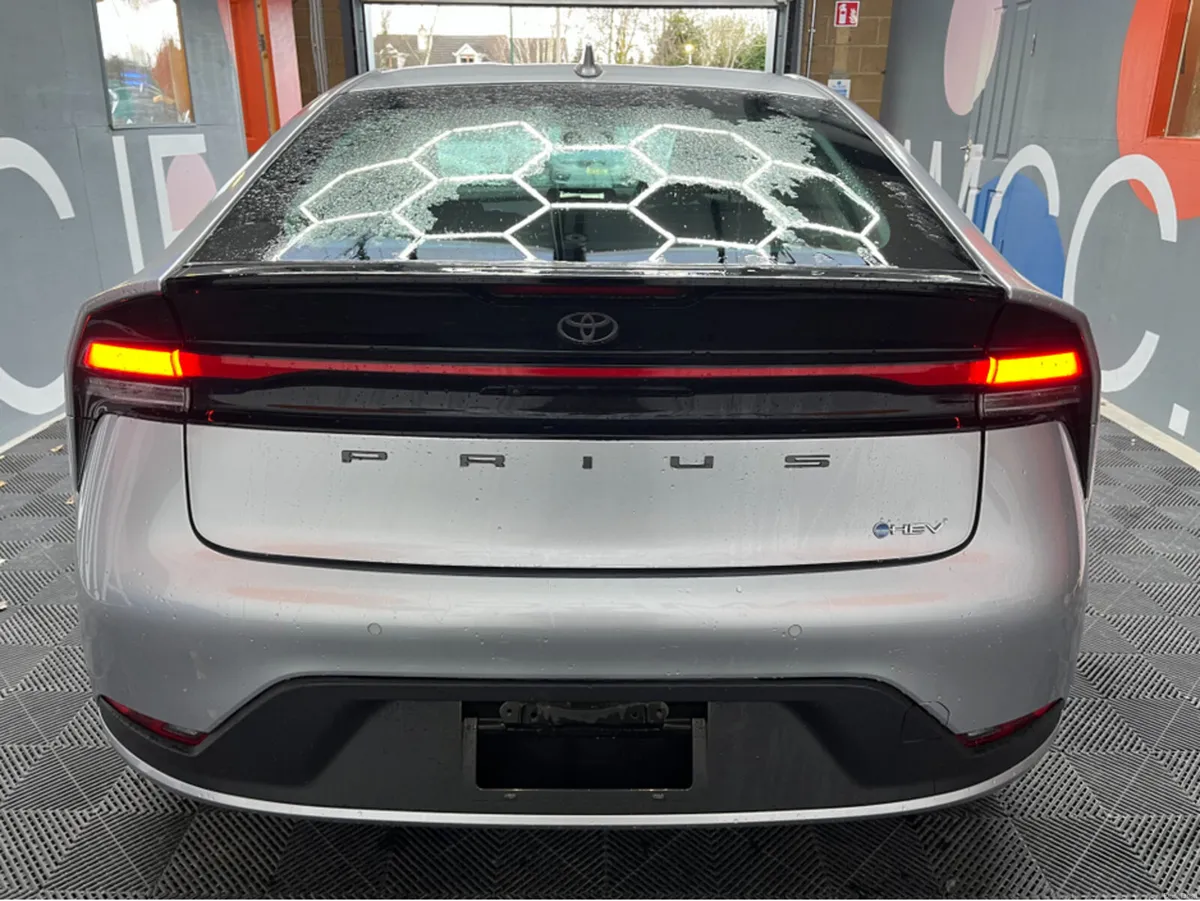 Toyota Prius 2025 TOYOTA PRIUS X 1.8 AUTOMATIC / C - Image 3