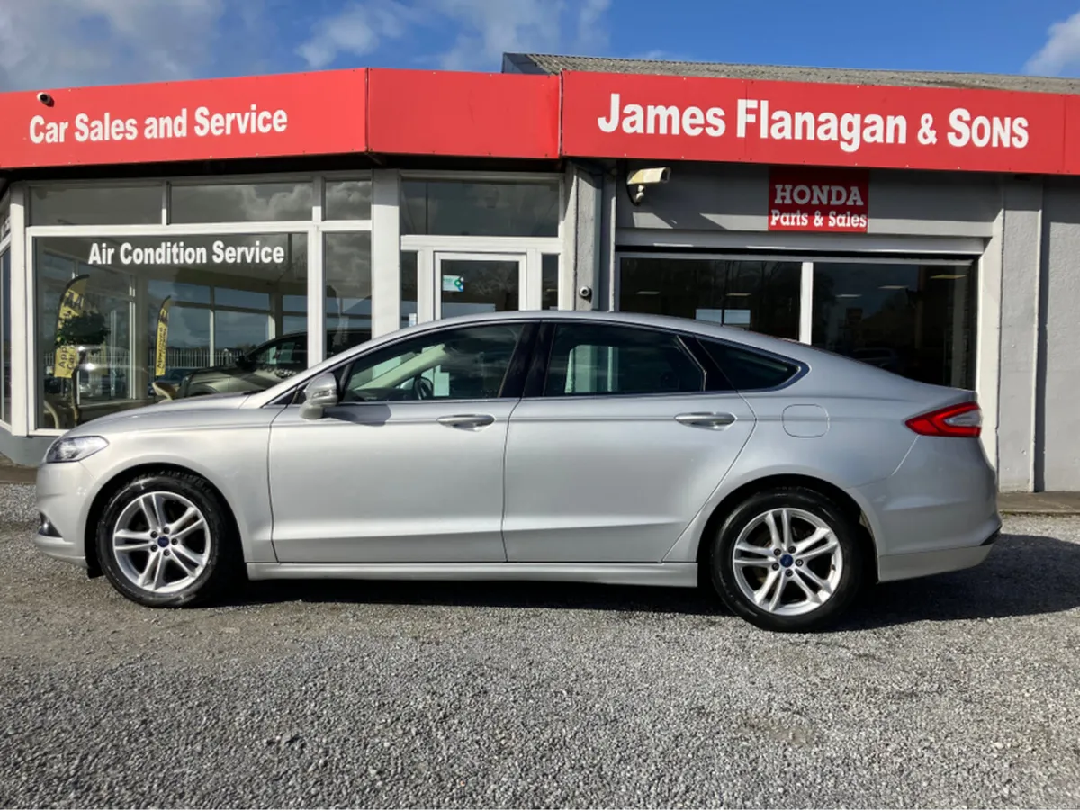 Ford Mondeo ZETEC 5DR 1.5 TDCI 120PS 4DR - Image 4