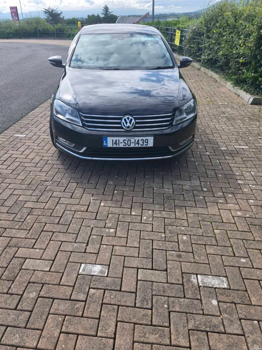 Volkswagen Passat - Image 1